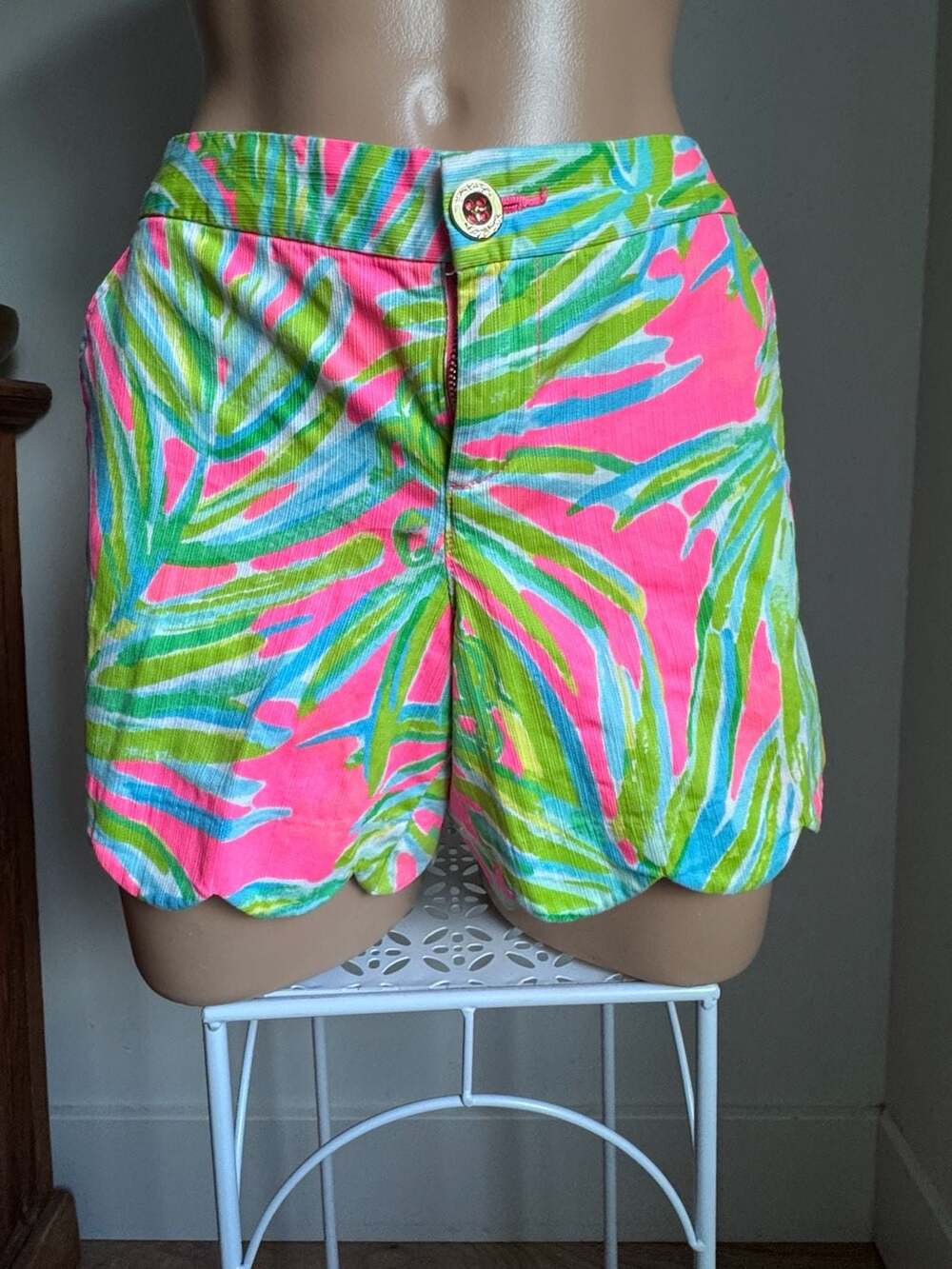 Lilly Pulitzer The Buttercup Short 5" Inseam Size 4